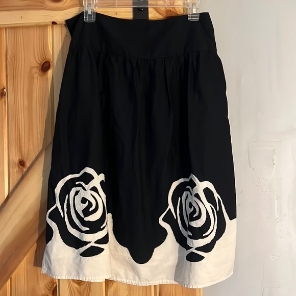 Style & Co. Dresses & Skirts - CUTE!! Style & Co Cotton Lined Rose Skirt, Size 10